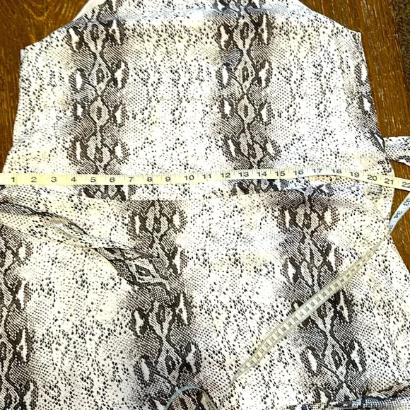 Mare Mare Anthropologie Snakeskin Mini dress with pockets Large worn once - Picture 10 of 15